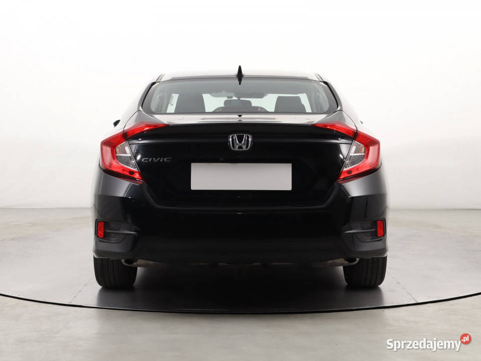 Honda Civic 15 VTEC Rok produkcji 2018 Katowice