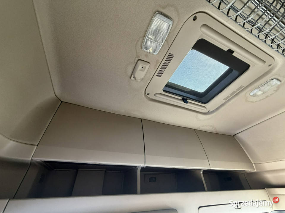 Scania R580 V8 E6 4x2 Standard Crown Edition Rok produkcji 2015 Widełki