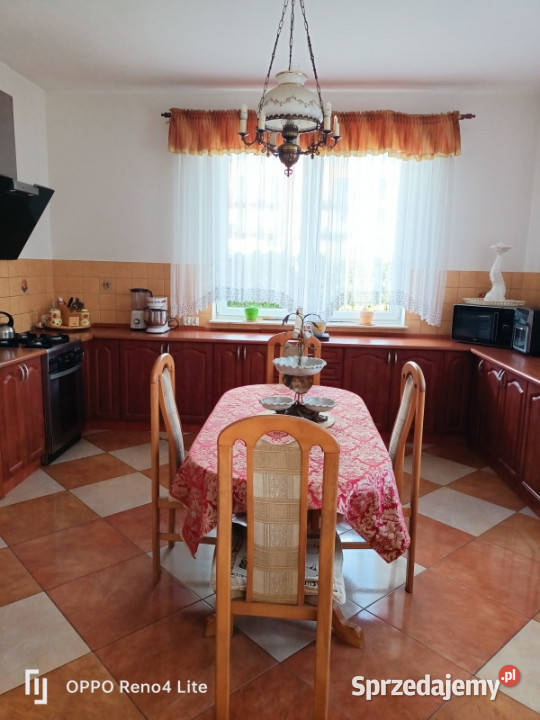 Przestronny dom 350m2 z Pompą Ciepła i lokalem