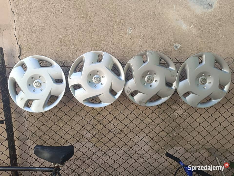 Kołpaki Daihatsu r13 i toyota r15 oryginalne mazowieckie Legionowo sprzedam