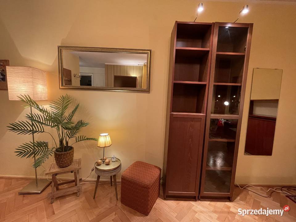 2 eleganckie regały z ciemnego drewna IKEA Billy Toruń