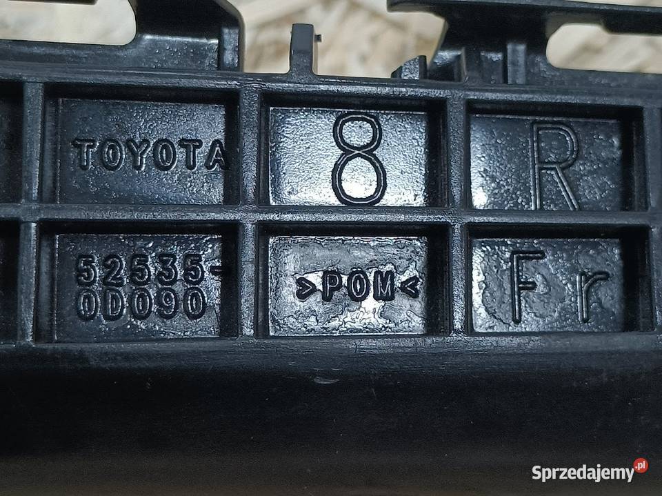 TOYOTA YARIS III ŚLIZG MOCOWANIE ZDERZAKA PRAWY Karoseria Pleszew