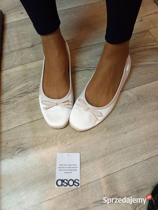 43 ASOS Kremowe białe baleriny wieczorowe z