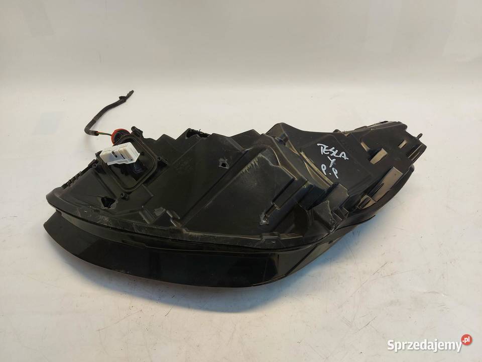 TESLA MODEL Y 2024r LAMPA PRAWY PRZÓD 151495300E Lampy przeciwmgielne