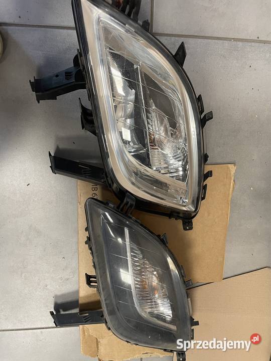 Opel Astra IV halogen lewy przód Kozubszczyzna sprzedam