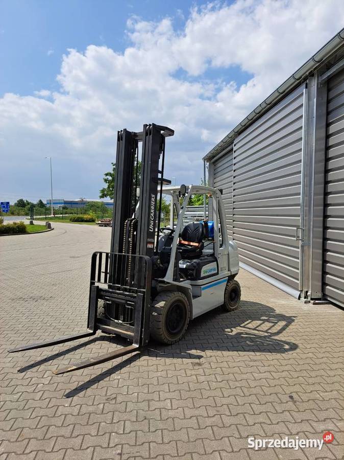 Czołowy wózek widłowy Unicarriers DX32