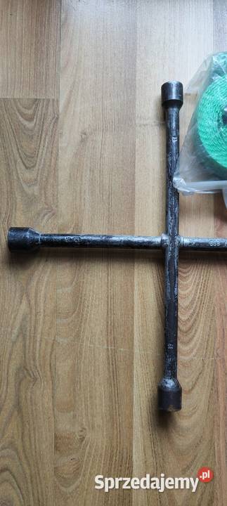 Porządny Klucz Krzyżakowy do Kół samochodu plus Kielce sprzedam