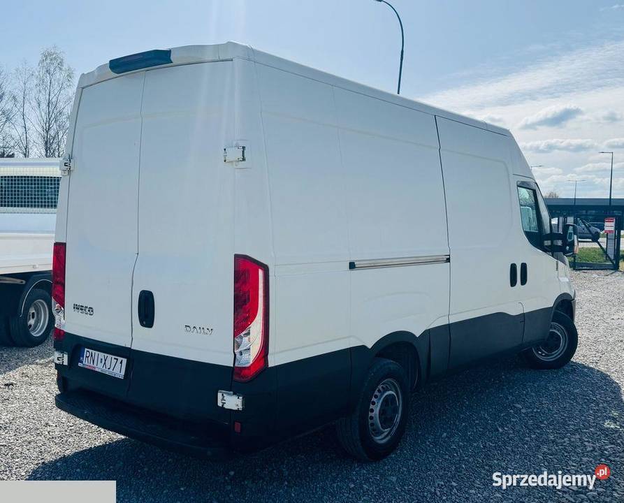 Iveco Daily 35S13 23 d 130 2017r Furgon Blaszak