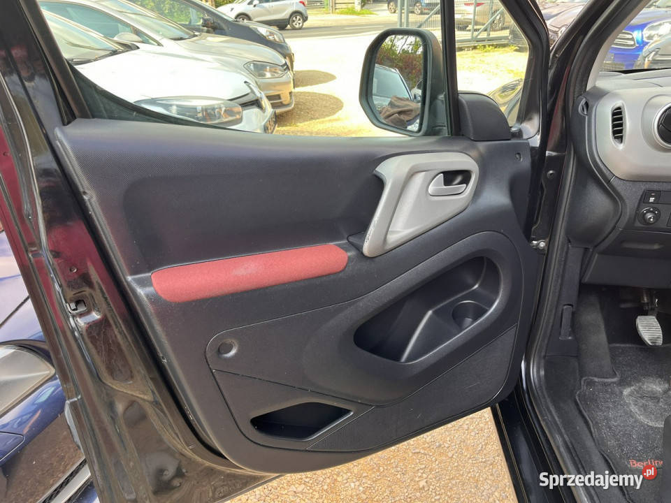 Citroen Berlingo 16 MULTISPACE 1WŁ Oryginal światła przeciwmgielne Częstochowa sprzedam