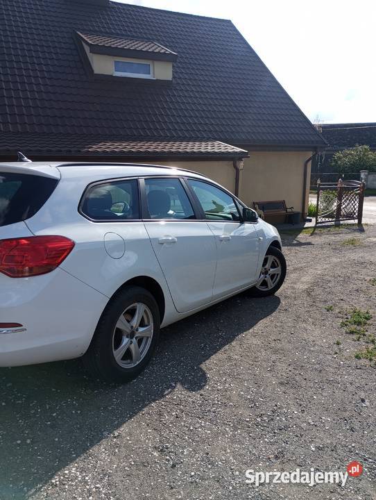 Sprzedam opla astrę J model Polift 2012 1400cm3 kujawsko-pomorskie Sośno sprzedam