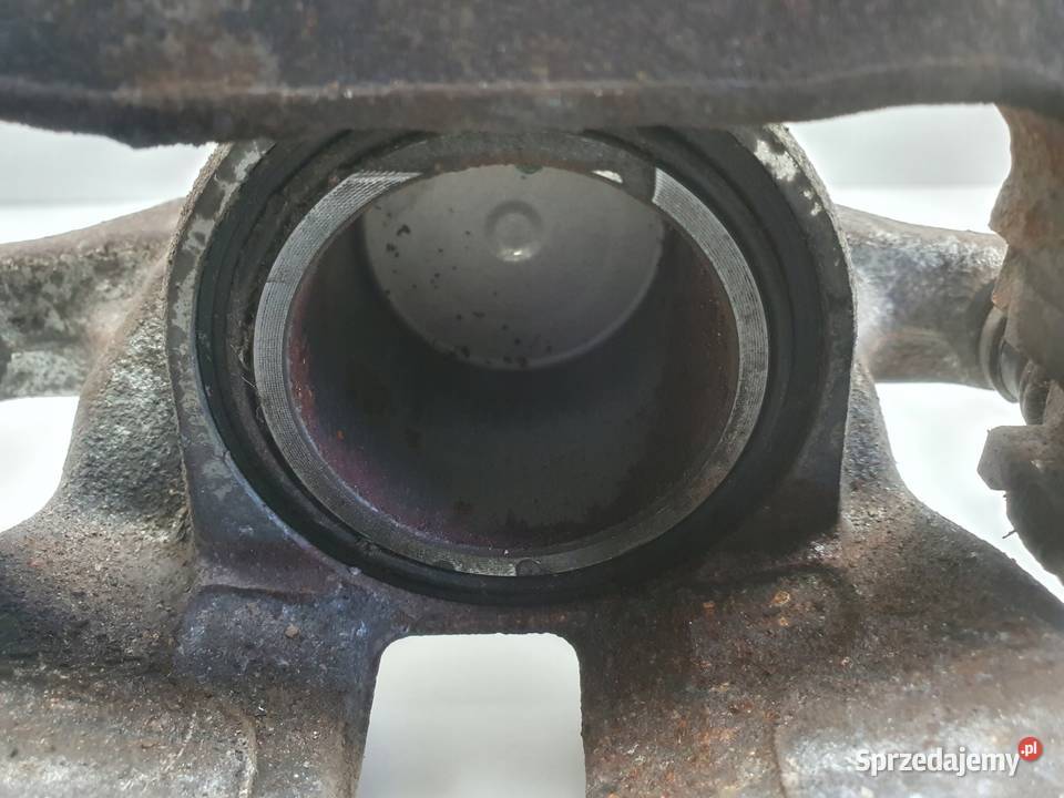Toyota Corolla XII E21 PRZEDNI ZACISK HAMULCOWY Chełm