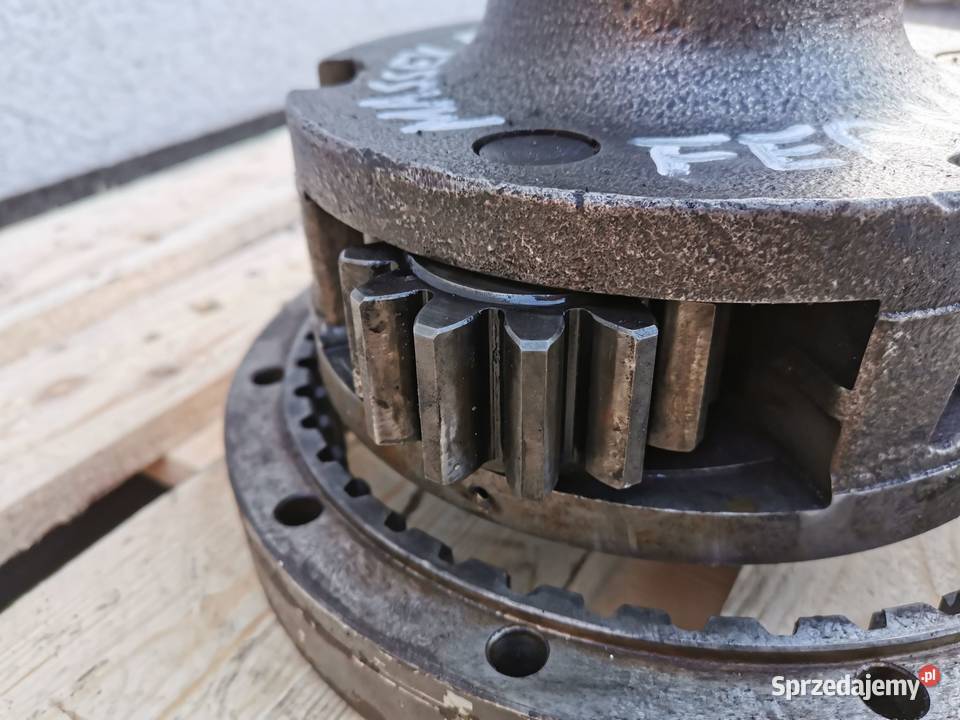 Massey Ferguson 860 Zwolnica tylna Części Wilkowo sprzedam