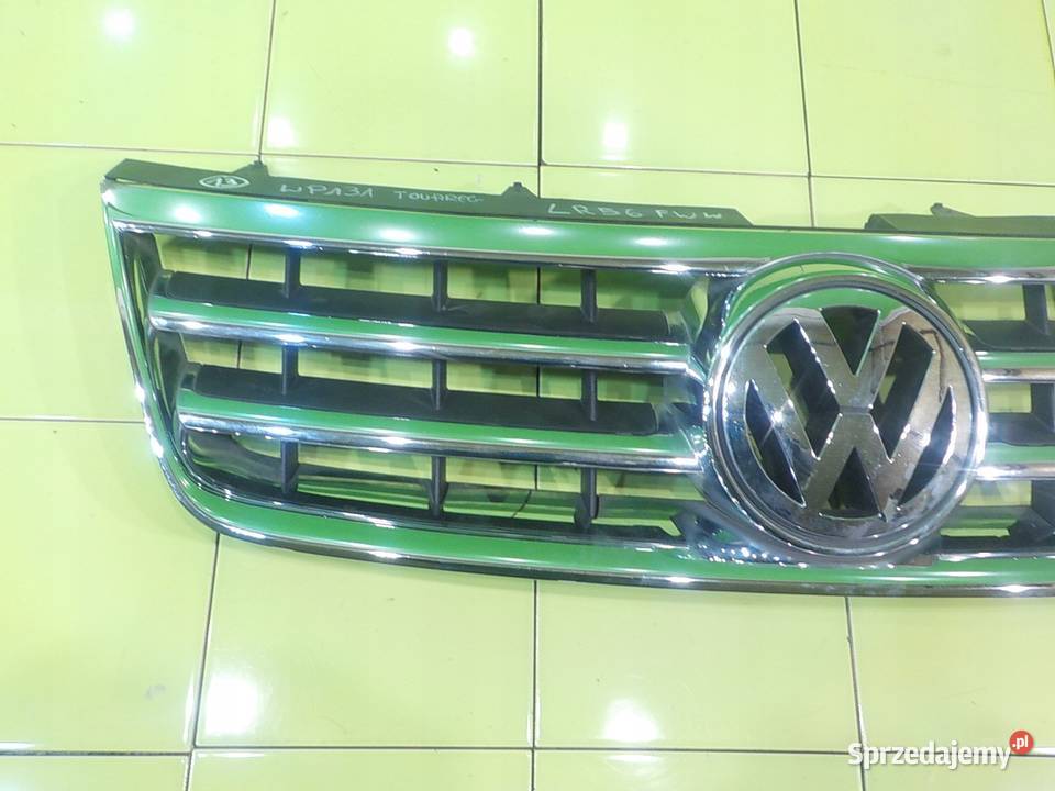 VW TOUAREG 7L 25 TDI AUT 06r 5D atrapa grill Suków