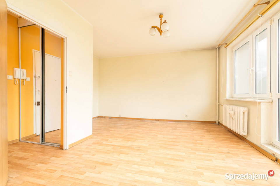 Kawalerka z potencjałem na 2 pokojeosPrzyjaźni Szczecin sprzedam