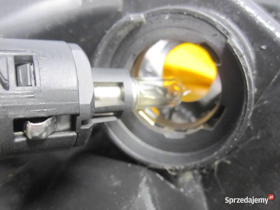 CITROEN DS4 20 HDI 11r lampa prawa przód osobowe Kielce