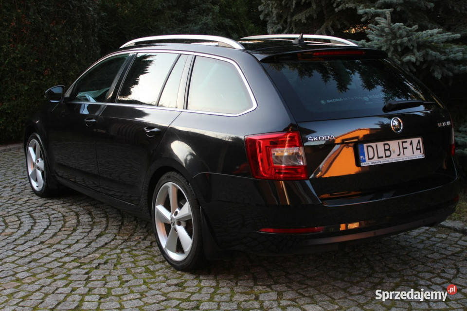 koda Octavia 18 Benzyna 180 Salon Polska