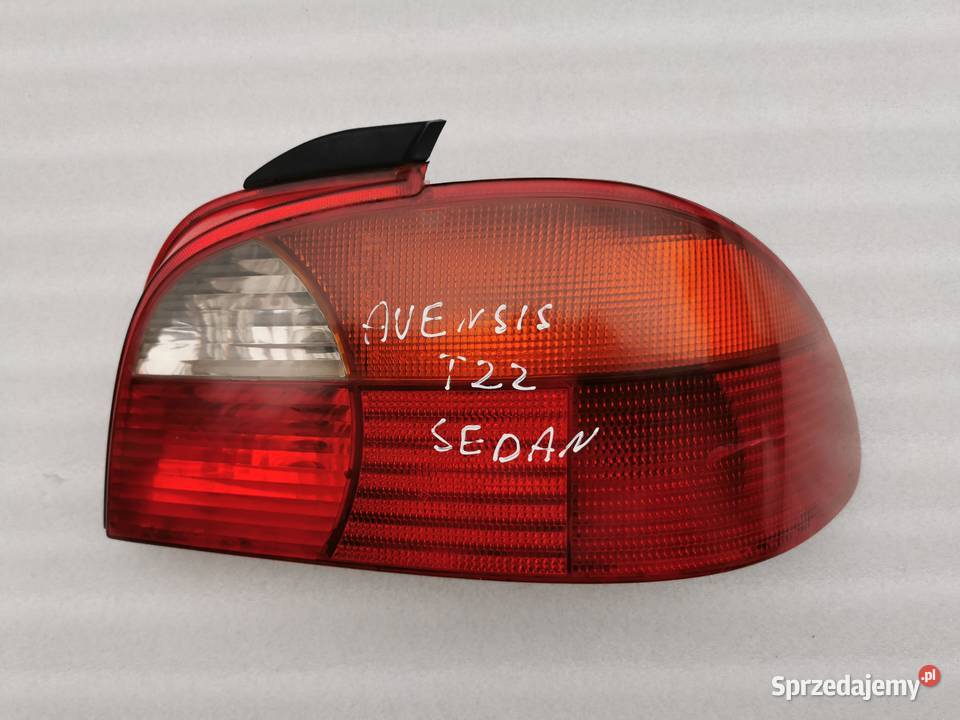 Lampa Prawy Tył Tylna Prawa Toyota Avensis T22 mazowieckie Wyszków sprzedam