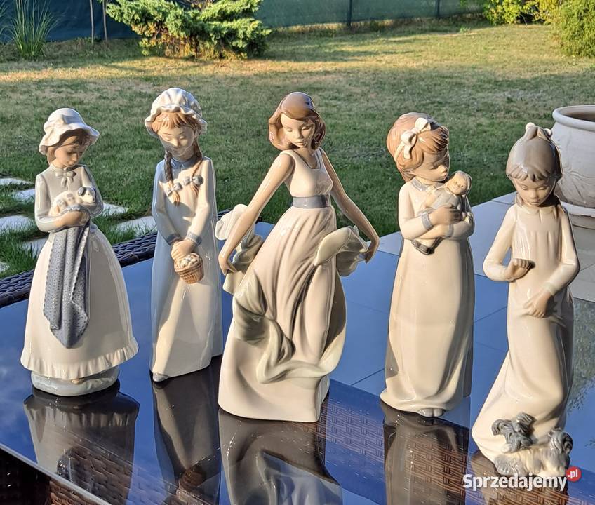 Porcelanowa figurka dziewczynka z pieskiem Nao mazowieckie Piaseczno