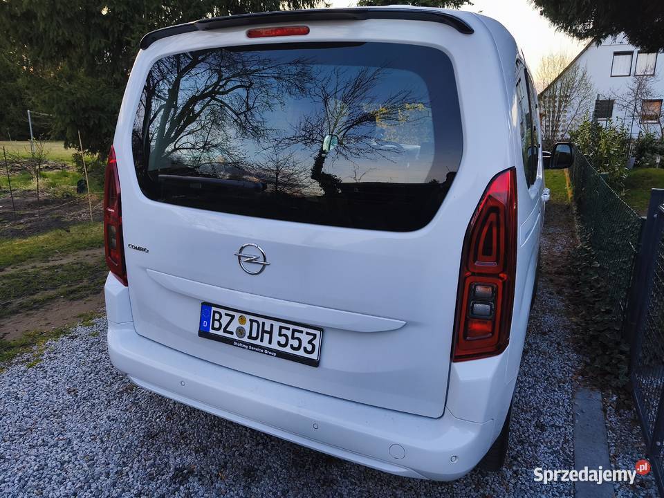 Opel Combo life 15D naviMFLtempoDab Combo