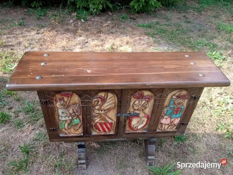 Ręcznie rzeźbiona drewniana komoda Chojnice