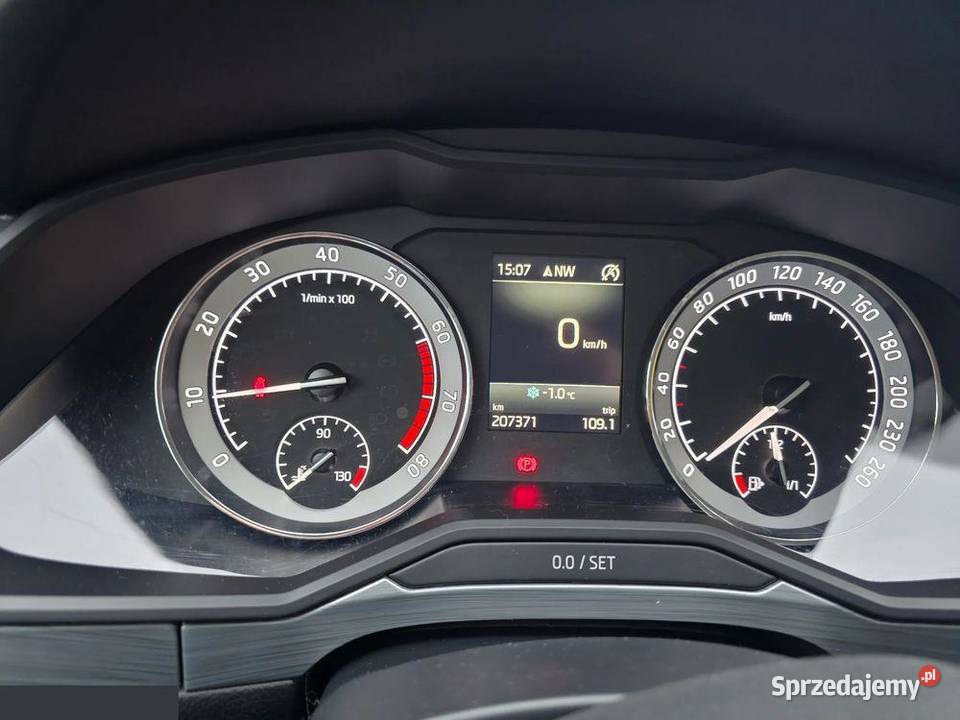 Skoda Superb 15 TSI Ambition 150 2021r Salon manualna