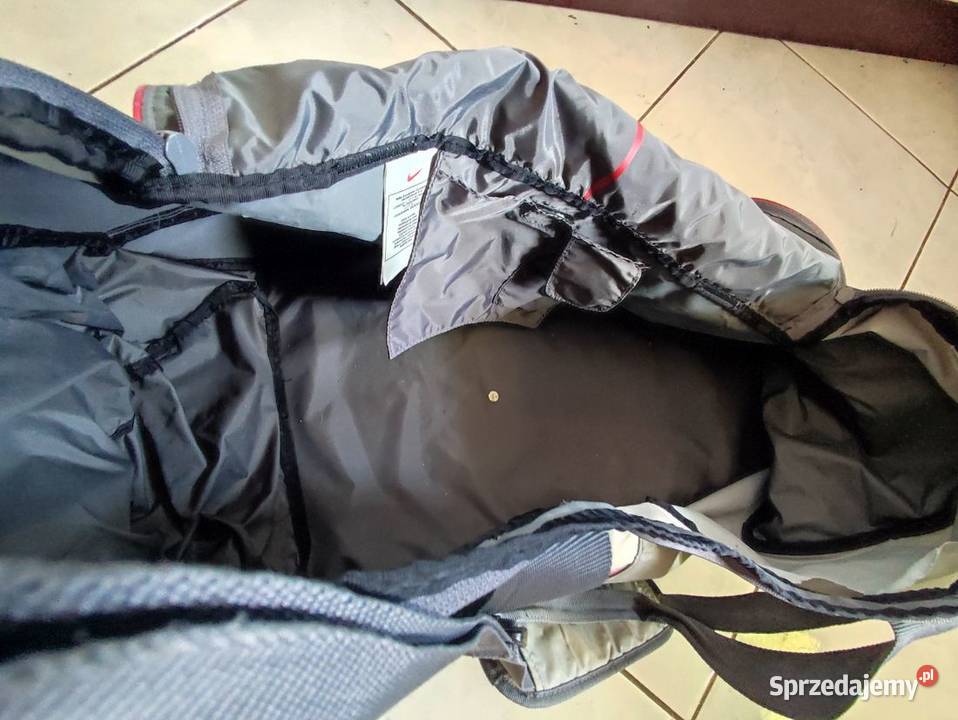 torba na ramię do ręki Nike sportowa walizka