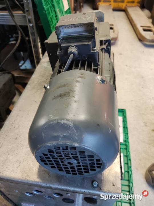 Motoreduktor prosty 055kW 400V 72obrmin