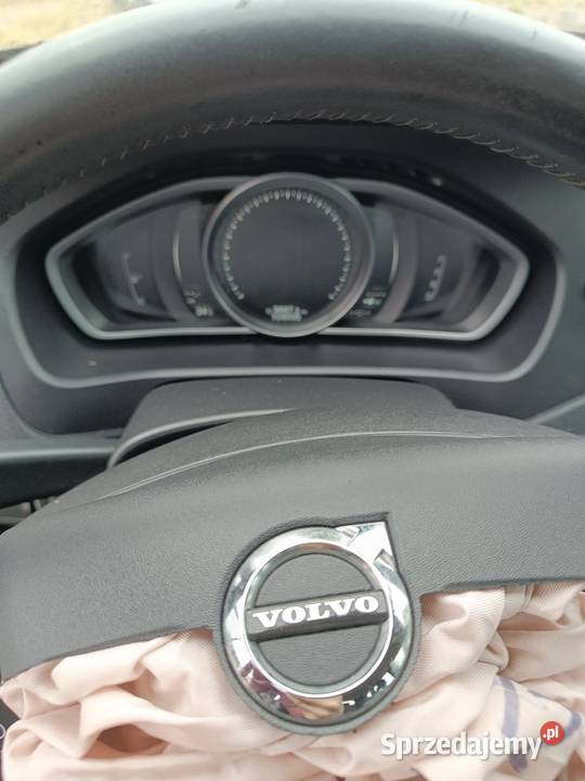 VOLVO V40 2016r 20D 120 109 Płońsk sprzedam