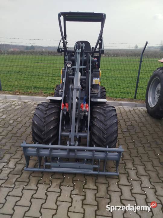 Ładowarka Giant G2300 HD przegubowa 4x4 nieuszkodzony Piotrków Trybunalski