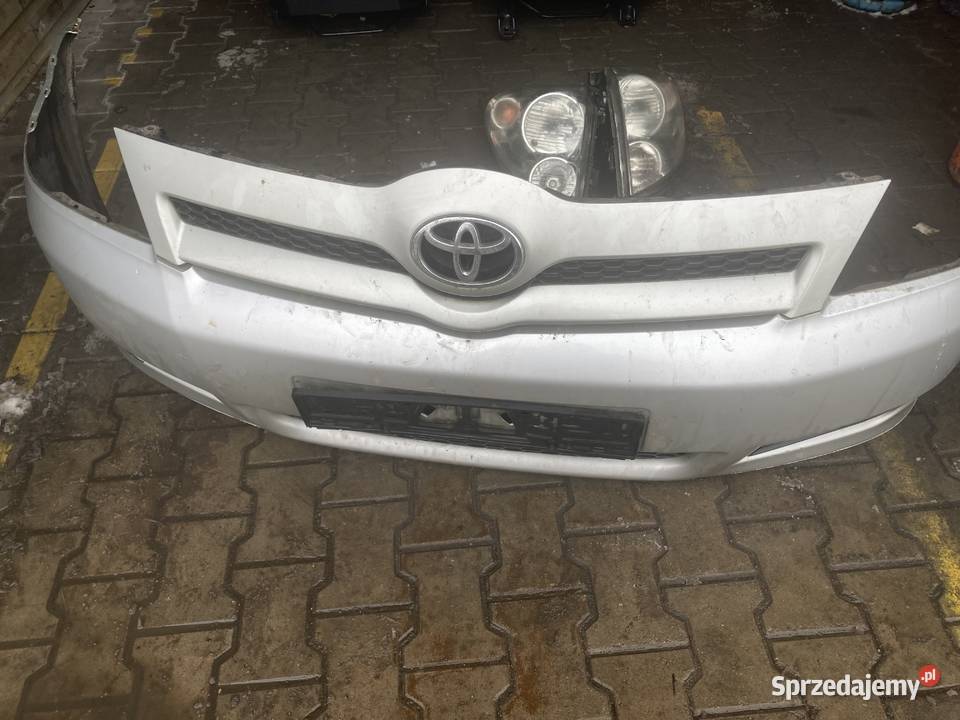 Zderzak Toyota Corolla verso 2005 Olsztyn