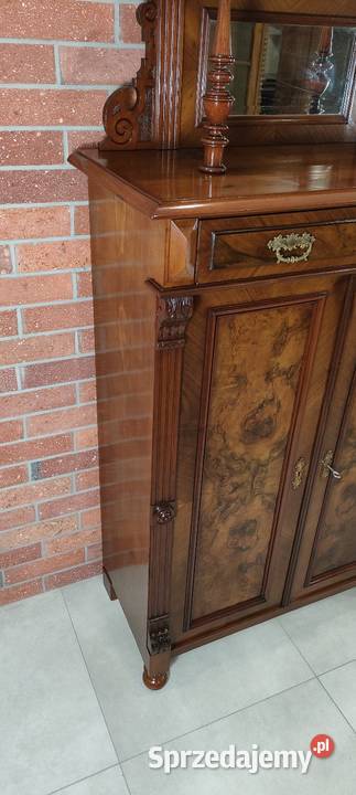 Piękna bieliźniarka eklektyczna antyk