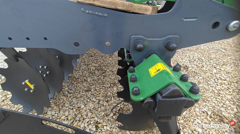 Brona talerzowa 25m z wałem daszkowym AWEMAK Rząśno