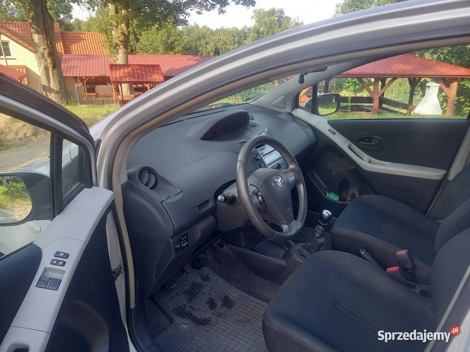 Toyota yaris 13 polski salon CD Gryfów Śląski sprzedam