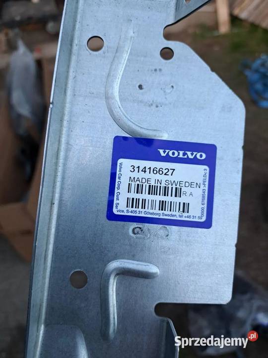 prawy uchwyt mocowanie błotnika przedniego Volvo sprzedam