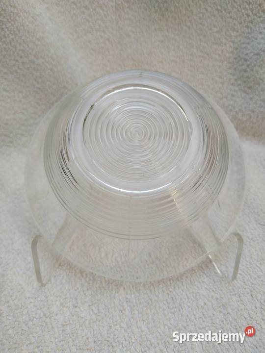 Szklana przezroczysta miseczka salaterka