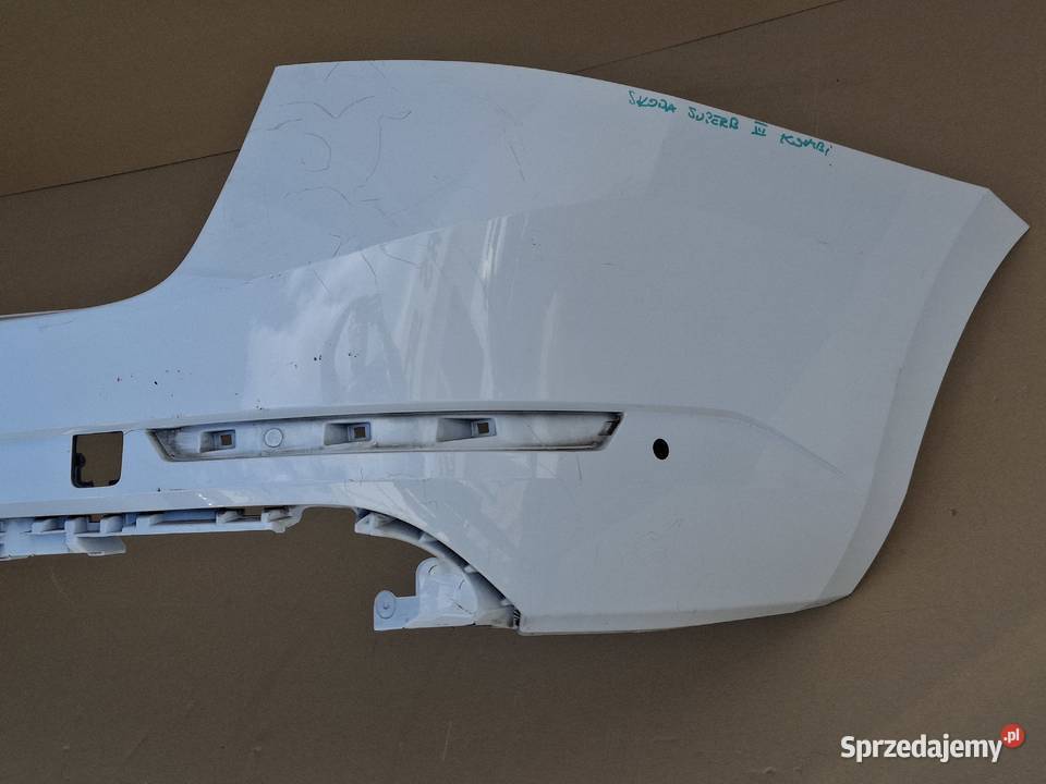 SKODA SUPERB III KOMBI ZDERZAK TYŁ TYLNY PDC Bieleń