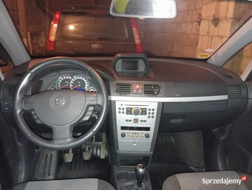 Opel Meriva 14 Benzyna dwa komplety opon na sprzedam