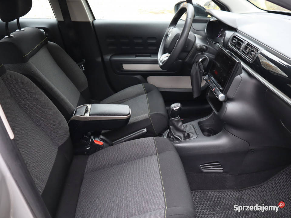 Citroen C3 12 PureTech światła przeciwmgielne