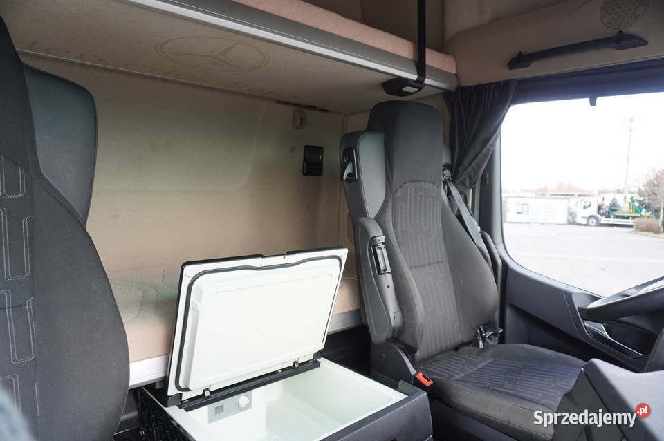 Ciągnik siodłowy MercedesBenz Actros 1842 2024 małopolskie Kraków
