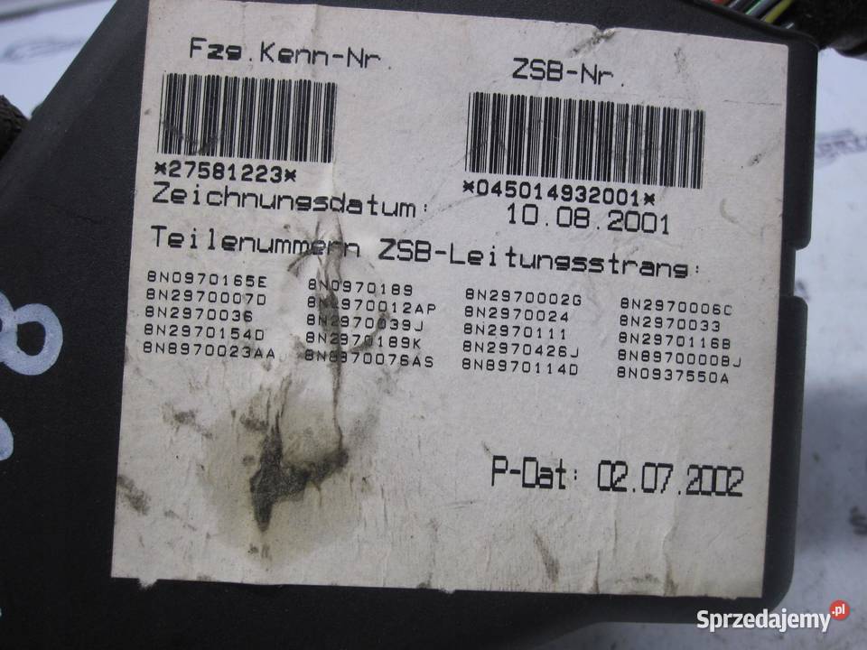 AUDI TT I 8N skrzynka bezpieczników 27581223