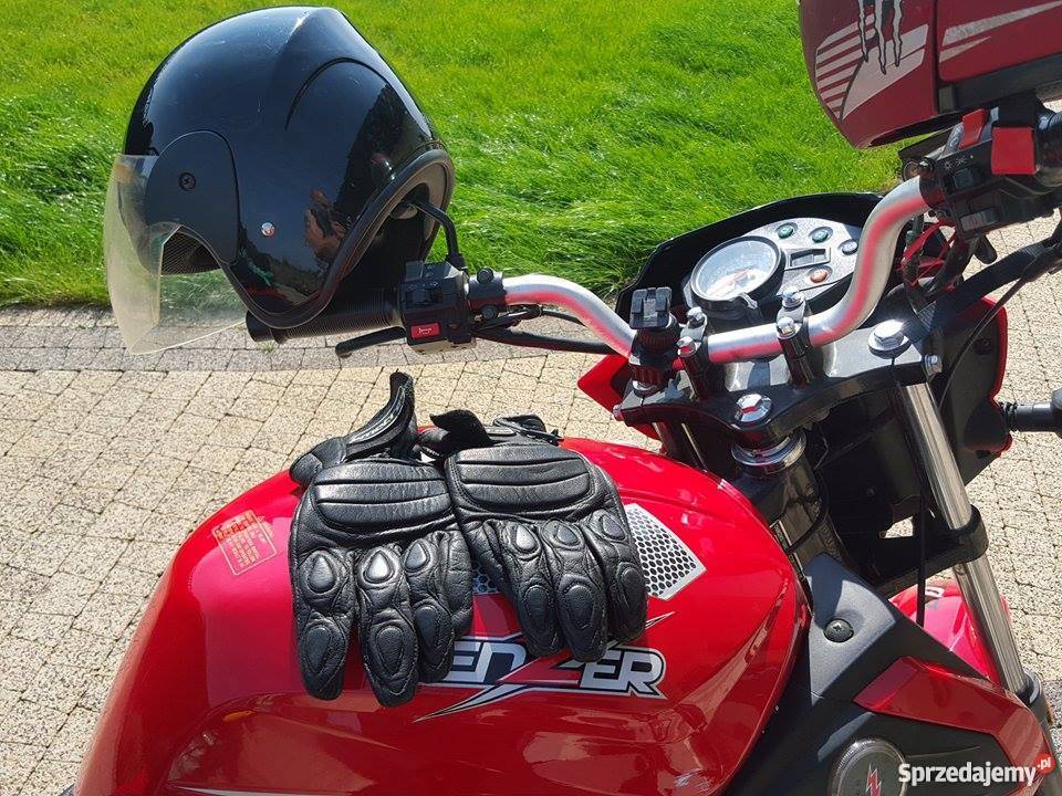 MotorowerMotocykl Benzer Bolt 5070 odzież