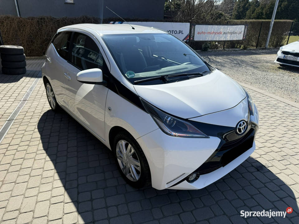 Toyota Aygo Rezerwacja II 2014 Orzech
