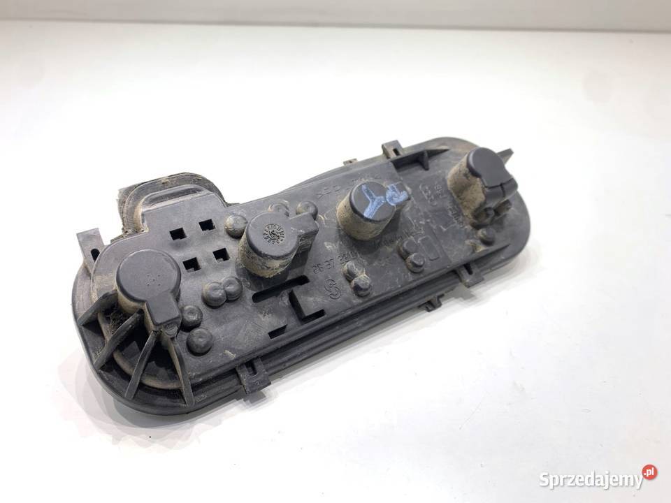 WKŁAD LAMPY PRAWY TYŁ AUDI A4 B6 Kombi 0005