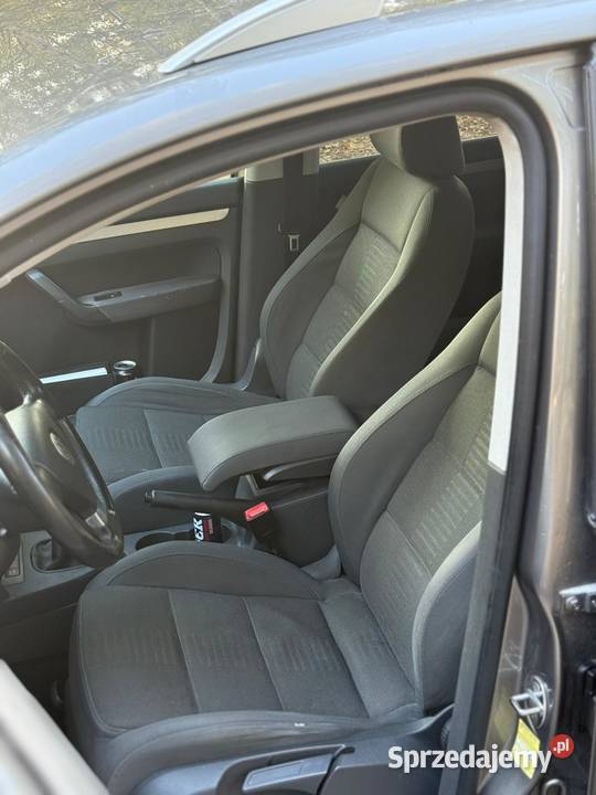 Volkswagen Touran14T7OsóbLiftAluZadbanyZamiana nawigacja Częstochowa