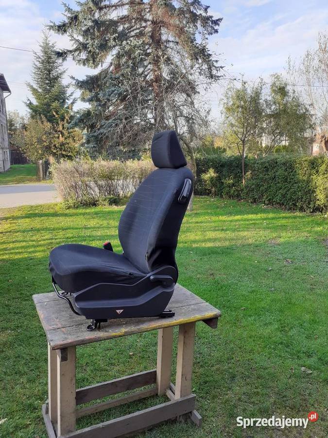 Fotel przedni lewy TOYOTA YARIS II 3 DRZWI Andrychów