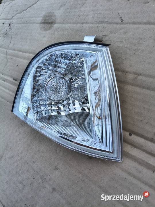Kierunkowskaz prawy migacz Skoda Octavia 1 Raniżów