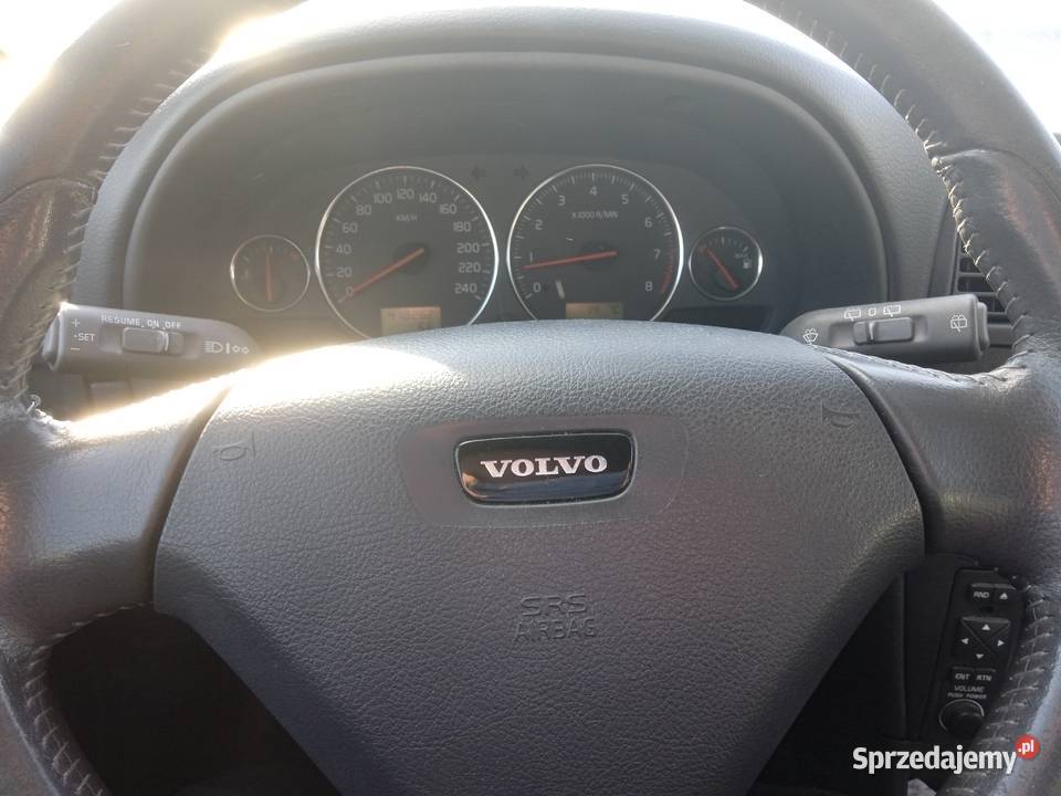 Volvo V40 20 BG 140 2003r długie opłaty Niemce