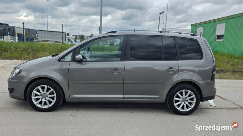 Volkswagen Touran navi klima mały przebieg super immobilizer