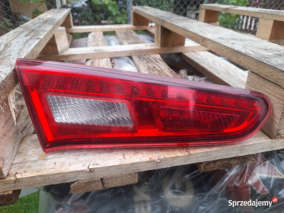 Lampa lewy tył alfa gulietta w klapę 2010 Raków