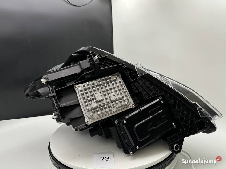 Lampa reflektor Mercedes V klasa W447 LIFT prawy Części samochodowe kujawsko-pomorskie